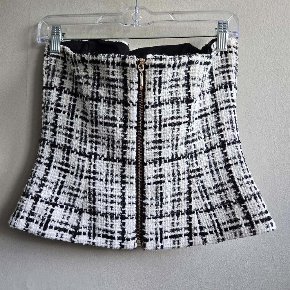 White House Black Market Black and White Pleated A-Line Crop Top - Picture 3 of 3